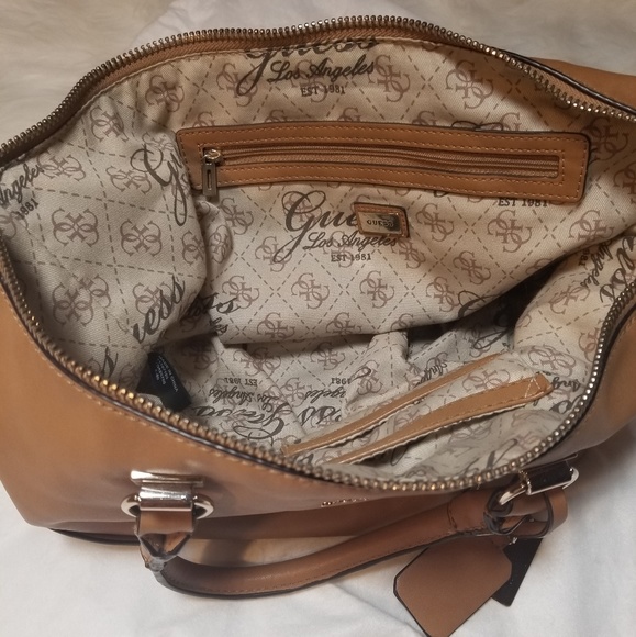 Guess Purse - Picture 6 of 6